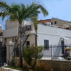 https://bb-caffelletto-papardo.sicilyhotelsitaly.net